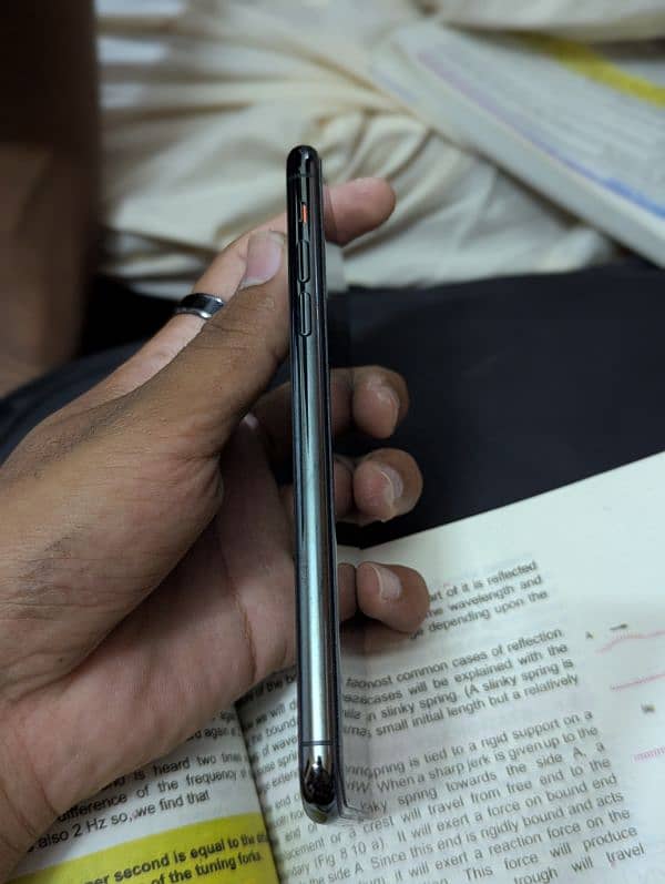iphone 11 pro max jv 4
