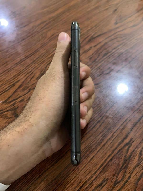 IPhone 11 pro pta approved 5
