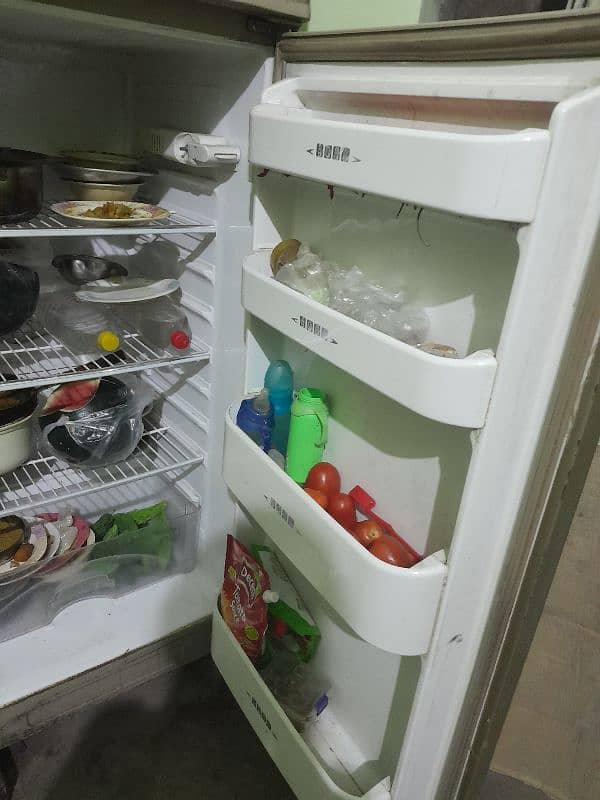 dawlance refrigerator full size 1