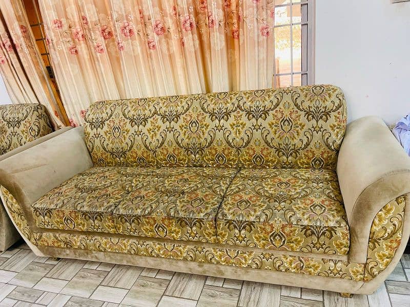 5 seater sofa set just like new 0
