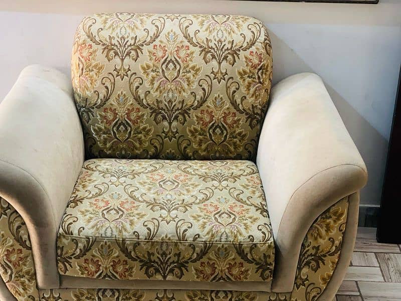 5 seater sofa set just like new 4