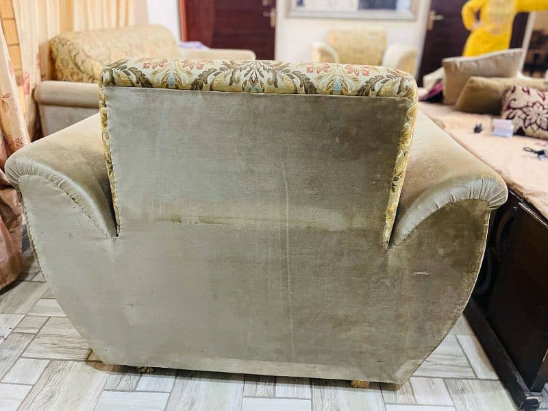 5 seater sofa set just like new 7