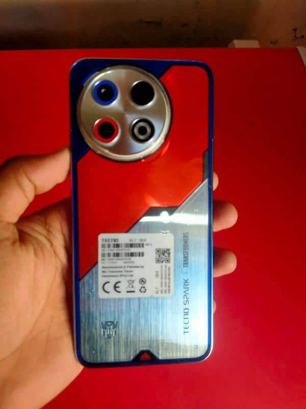 1 am selling Tecno spark 30 pro transformer edition 0