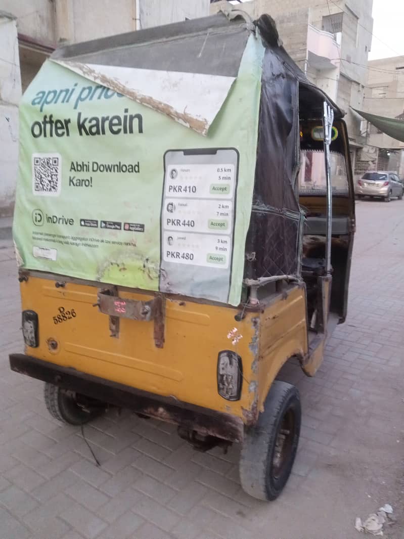 SazGar-2009,LPG-Gas-PetRoL Rickshaw, lWhite Engine, 2 Tyar OK, 2