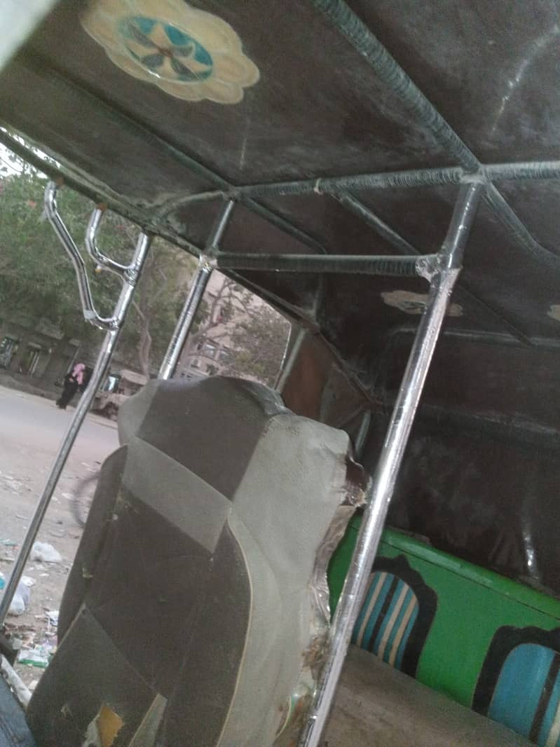 SazGar-2009,LPG-Gas-PetRoL Rickshaw, lWhite Engine, 2 Tyar OK, 10