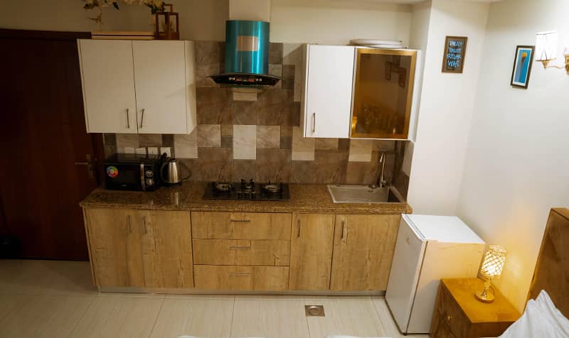 STUDIO 1 BED LUXURY FURNISHED FOR RANT IN GULBERG GREEN 9