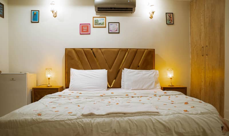 STUDIO 1 BED LUXURY FURNISHED FOR RANT IN GULBERG GREEN 15
