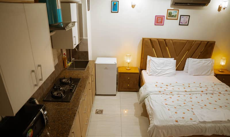 STUDIO 1 BED LUXURY FURNISHED FOR RANT IN GULBERG GREEN 18