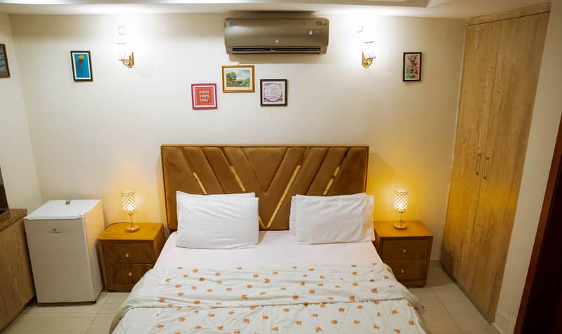 STUDIO 1 BED LUXURY FURNISHED FOR RANT IN GULBERG GREEN 20