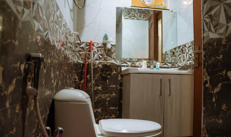 STUDIO 1 BED LUXURY FURNISHED FOR RANT IN GULBERG GREEN 29