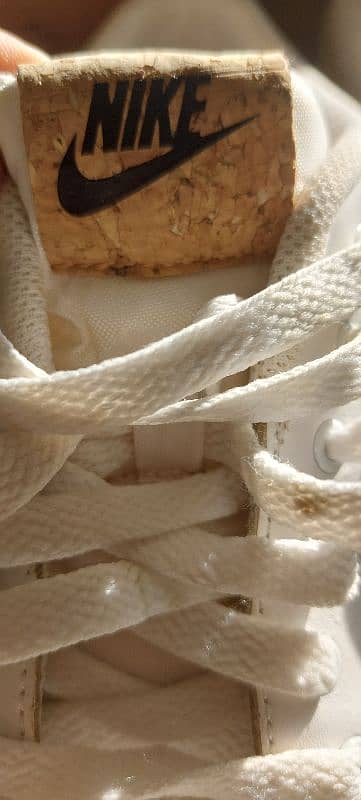 Nike sneakers, white leather and good quality, new condition size 42 1
