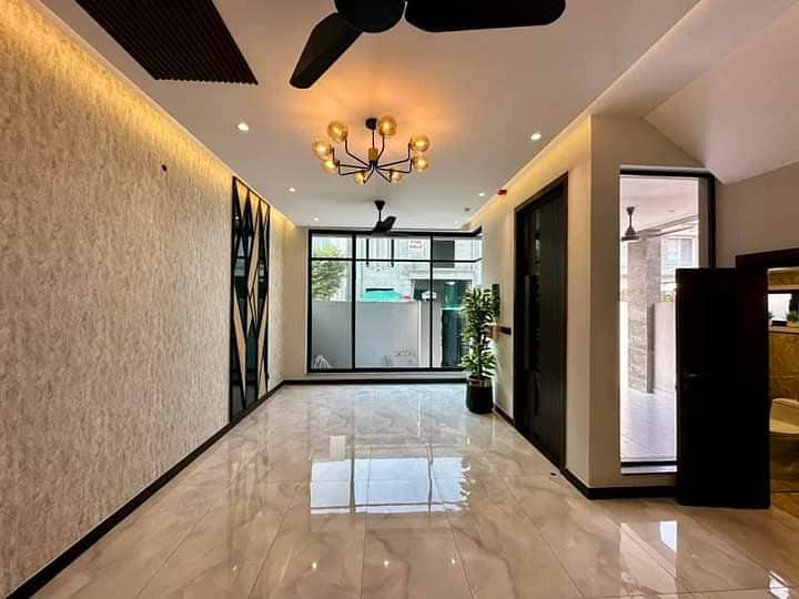 5 Marla Brand New Luxury Upper Portion Available For Rent In Formanites Housing Scheme Block - N Lahore. Only 35000 Thousand 4