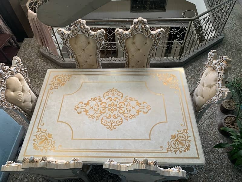 Royal Style Dining Table 0