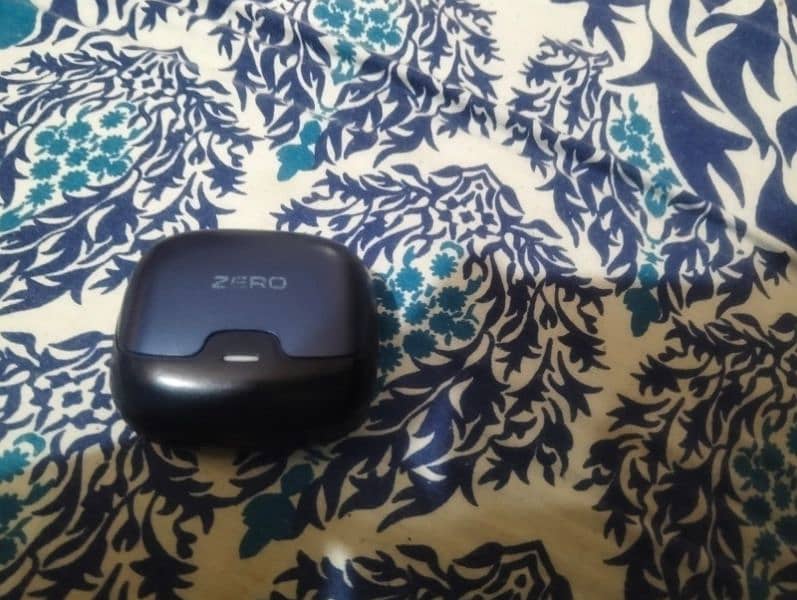 Zerolife style wave earbuds 6 months warranty remaining 0