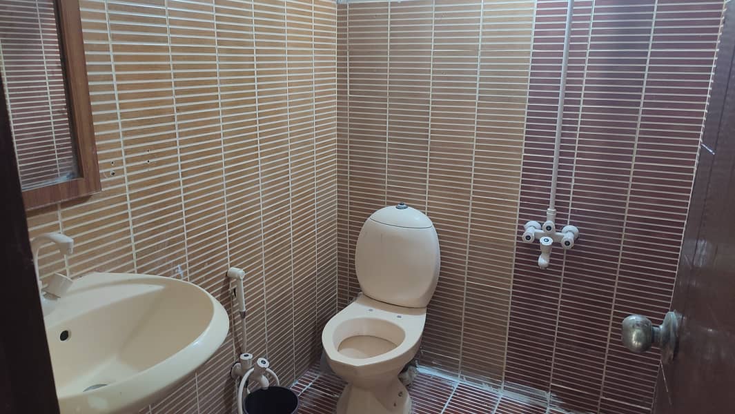 One unit bungalow in Saima Arabian Villas near 4k Chowrangi 9