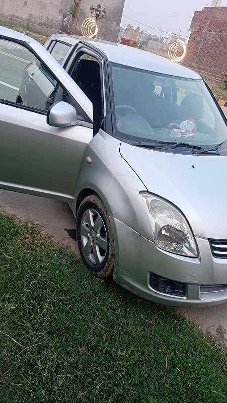 Suzuki Swift 2012 DLX 0