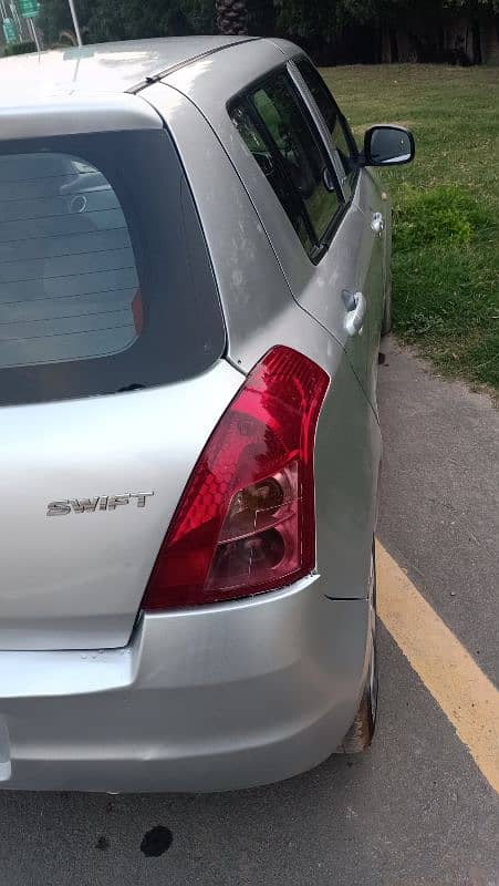 Suzuki Swift 2012 DLX 1