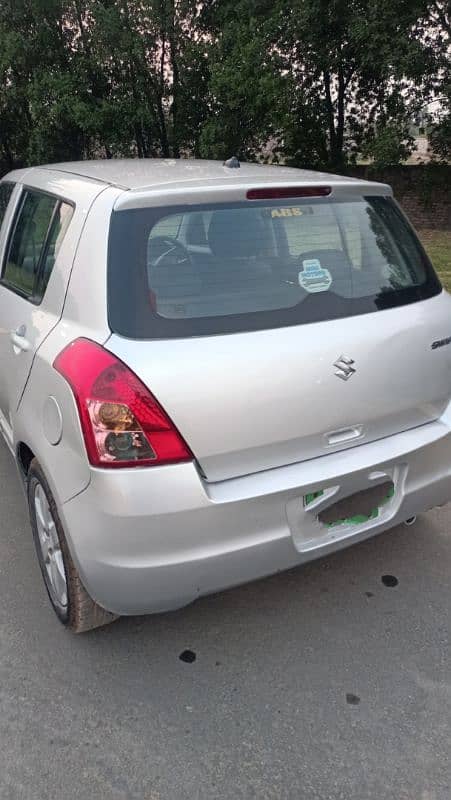 Suzuki Swift 2012 DLX 2