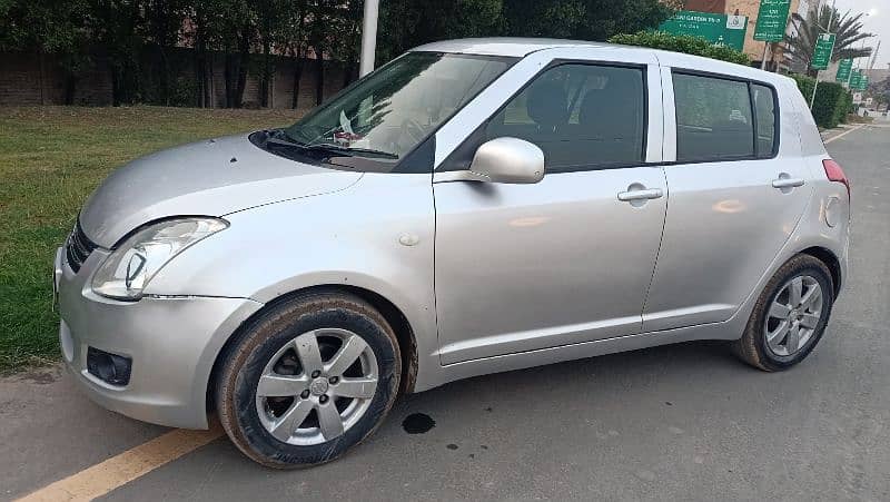 Suzuki Swift 2012 DLX 3