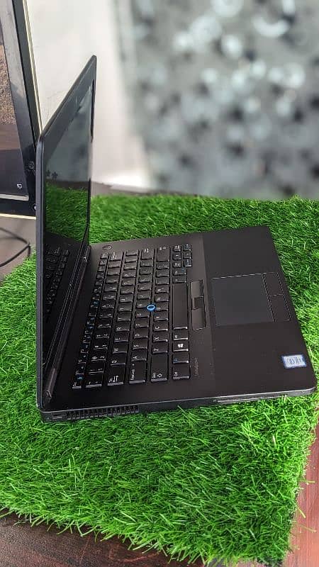 Dell Latitude E7470 2