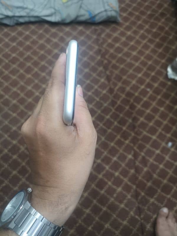 I phone 11 128gb pta aproved 0