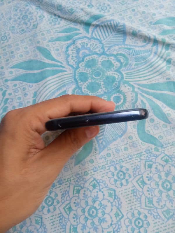 LG G7, 4/64, sim working 6