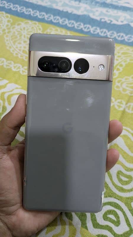 pixel 7 pro 12/128, slightly used, great condition 5