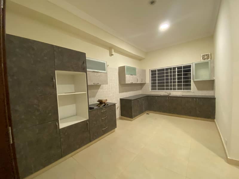 500 Sq Yd Bahria Paradise Villa (Precinct 51) With Key Ready for Possession! 4