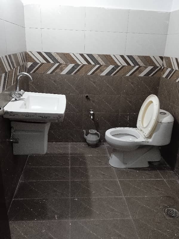 2 Beds Drawing Portion Is For Rent 2