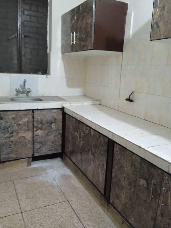 2 Beds Drawing Portion Is For Rent 4