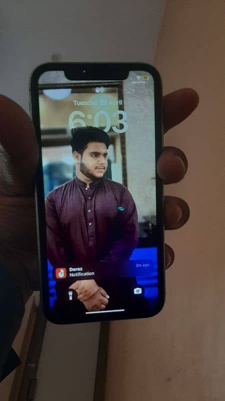 iPhone 11 4