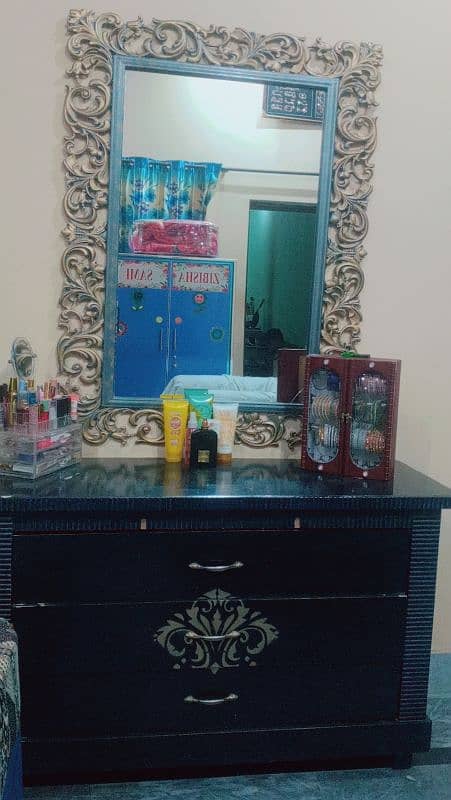 bed,side table,shocase,3 sofa set,dressing table,dressing chair. closet 2