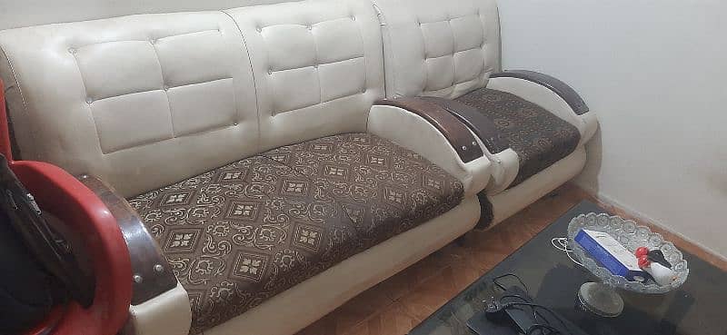 7 seater sofa with table for sell 7