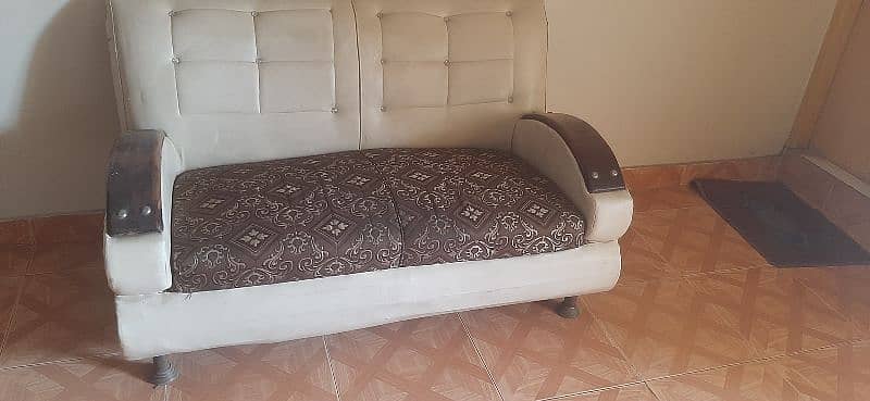 7 seater sofa with table for sell 13