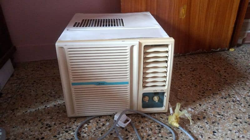 window AC 0