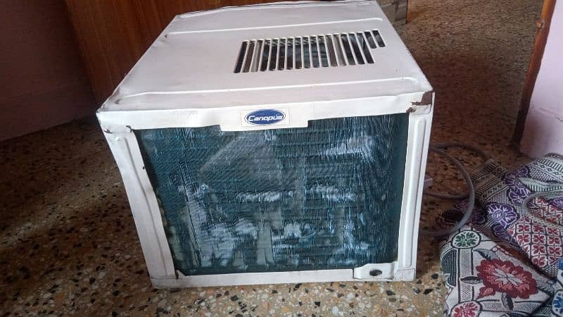 window AC 3