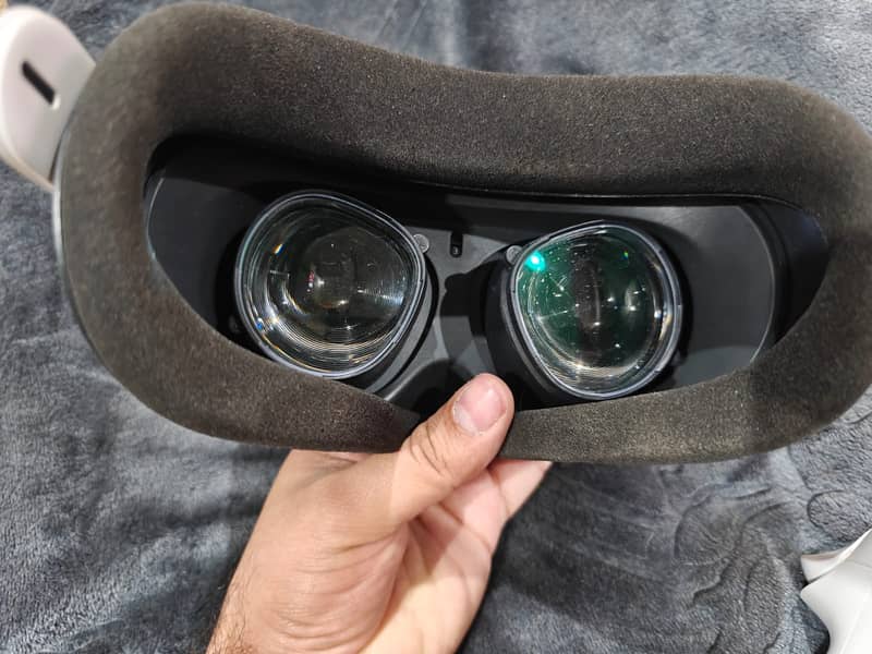 Oculus Quest 2 VR – 128GB – Excellent Condition 3