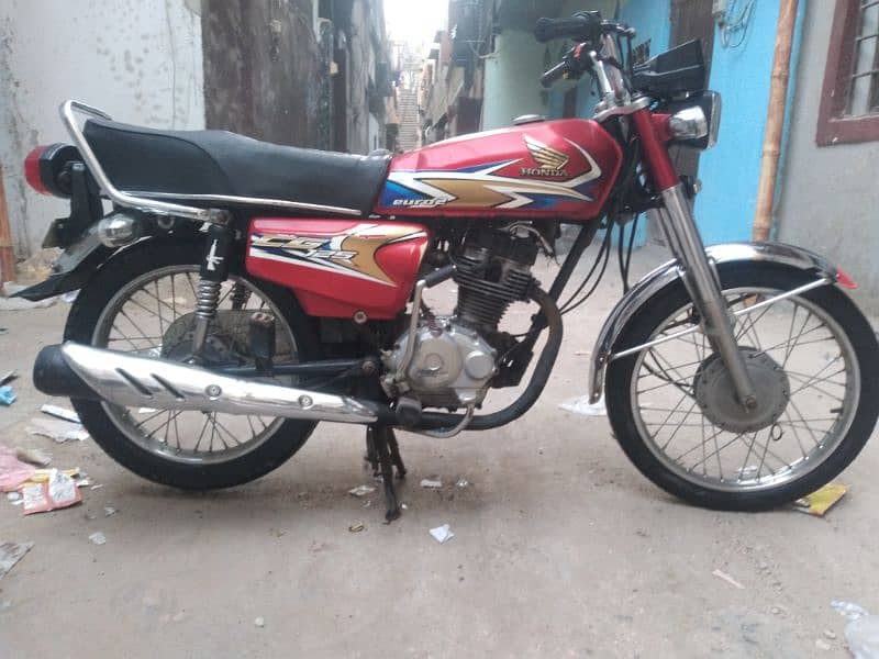 Honda 125cc Red color Karachi number model 2020 1