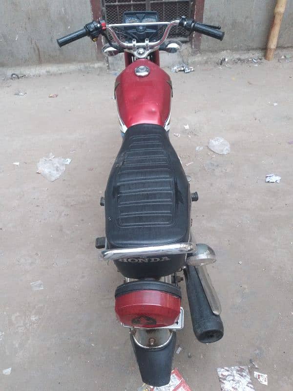 Honda 125cc Red color Karachi number model 2020 3