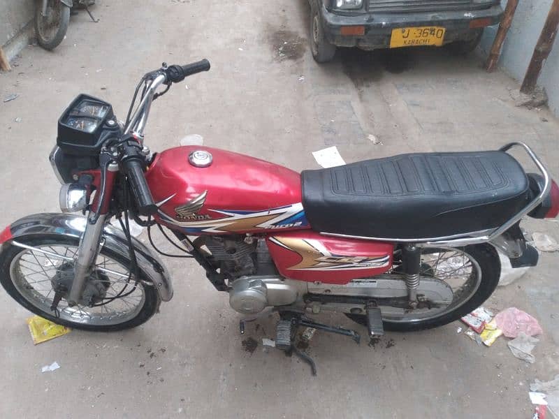 Honda 125cc Red color Karachi number model 2020 5
