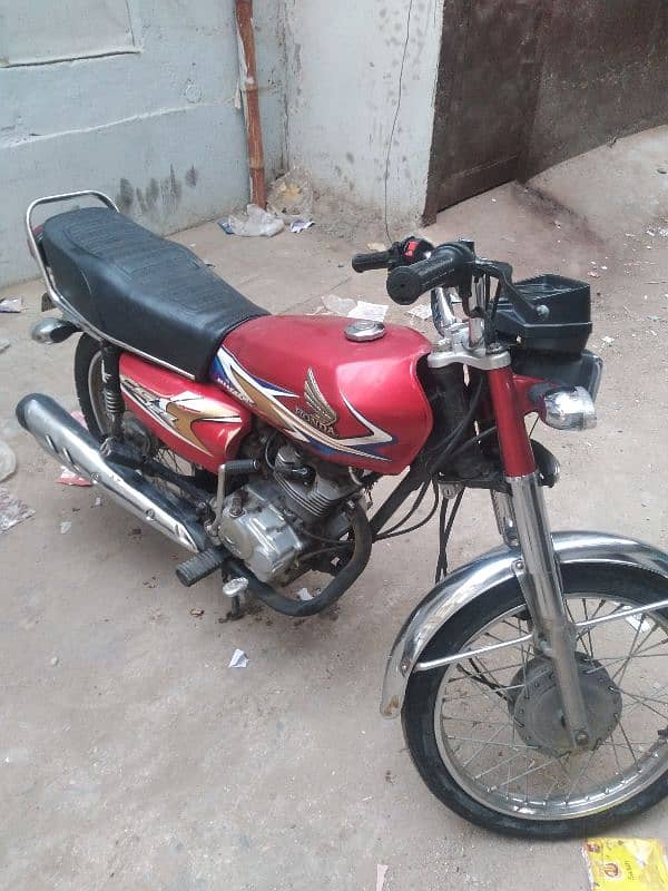 Honda 125cc Red color Karachi number model 2020 8