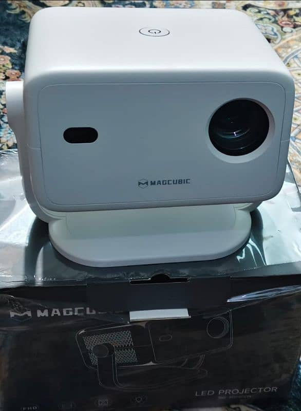 Hd projector 4k multimedia projector | Mini Projector screen 4K 10