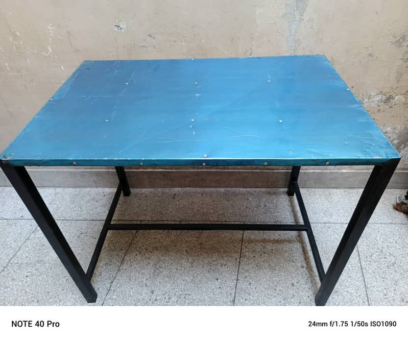 Shawarma and burger counter for sale with 2 working table 8