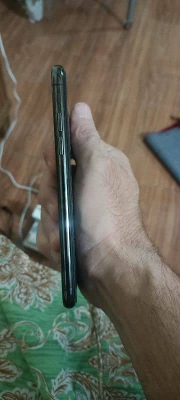 iPhone X 256GB Non PTA 1