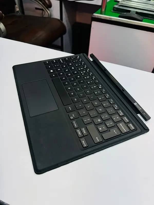Sell latitude 5285 i5 7th generation touch &type 2