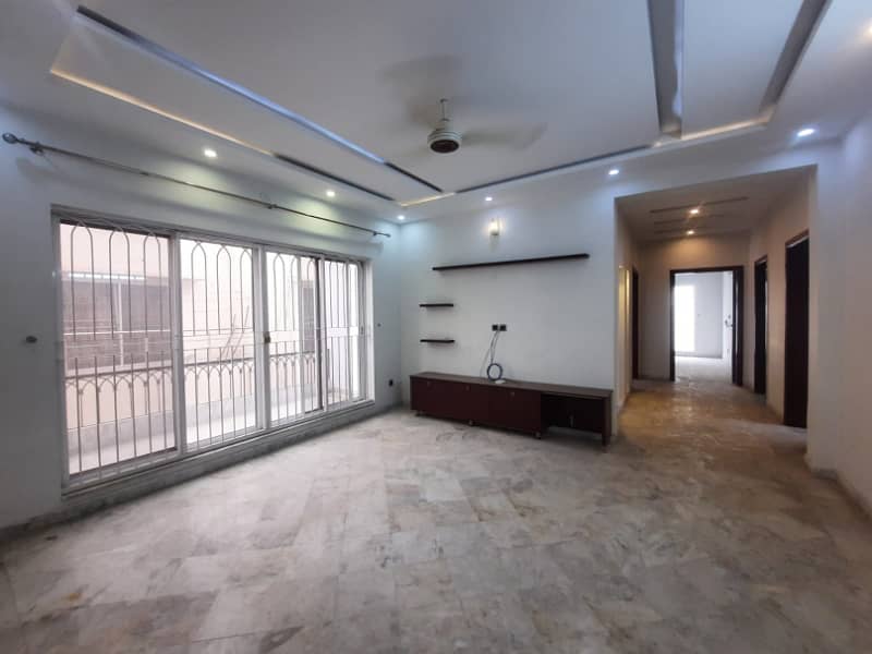 1 Kanal Upper Portion for Rent in DHA Phase 3 3 Beds with Separate Entrance! 2