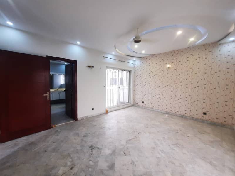 1 Kanal Upper Portion for Rent in DHA Phase 3 3 Beds with Separate Entrance! 3