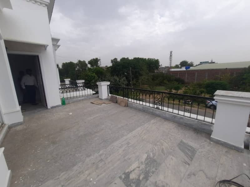 1 Kanal Upper Portion for Rent in DHA Phase 3 3 Beds with Separate Entrance! 5
