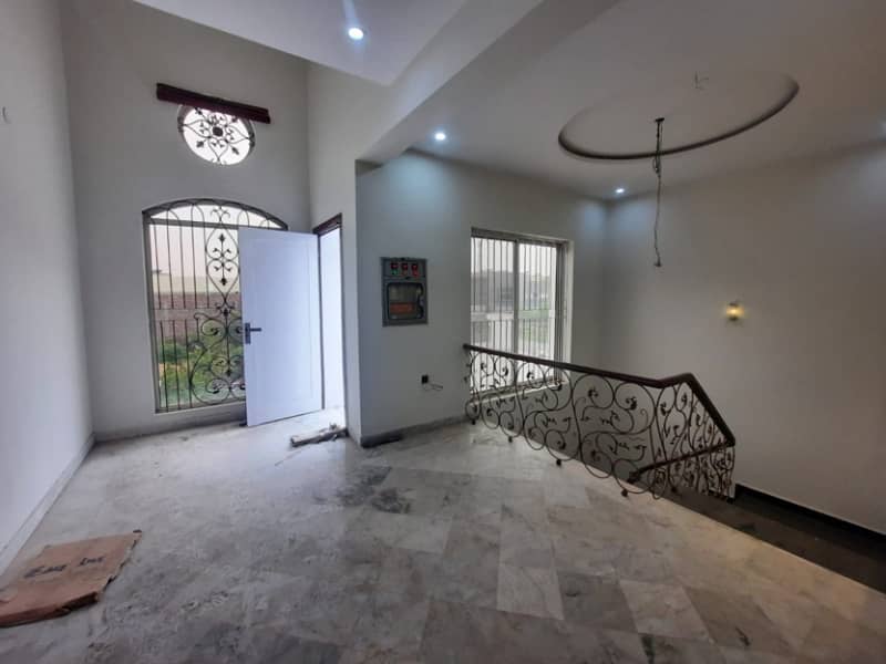 1 Kanal Upper Portion for Rent in DHA Phase 3 3 Beds with Separate Entrance! 9