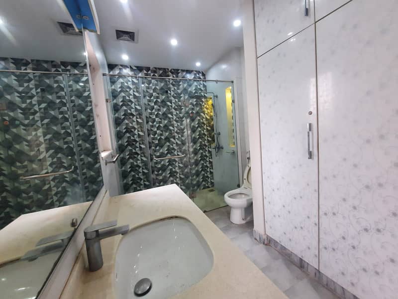 1 Kanal Upper Portion for Rent in DHA Phase 3 3 Beds with Separate Entrance! 15